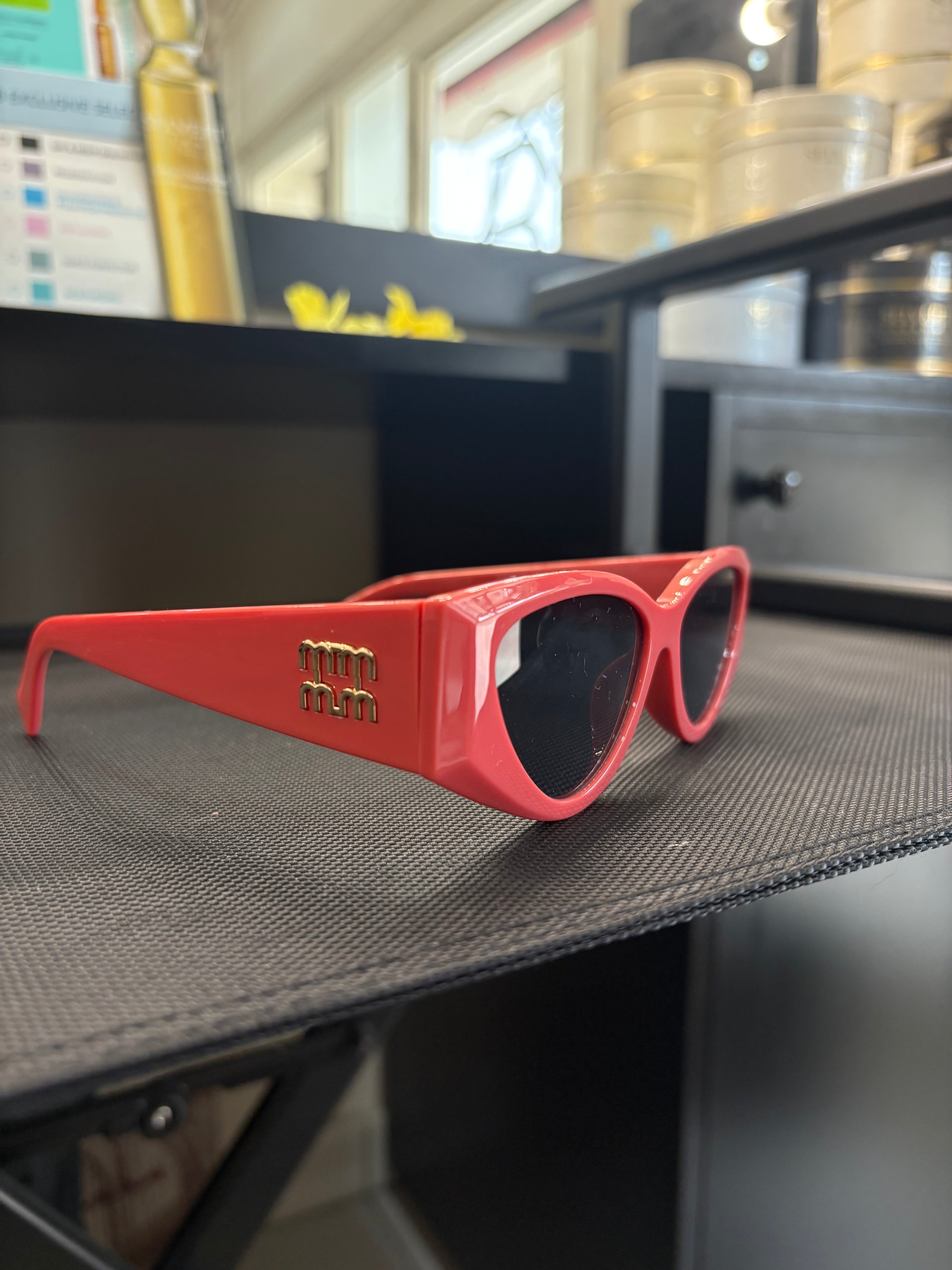 sunglasses mod* miu miu