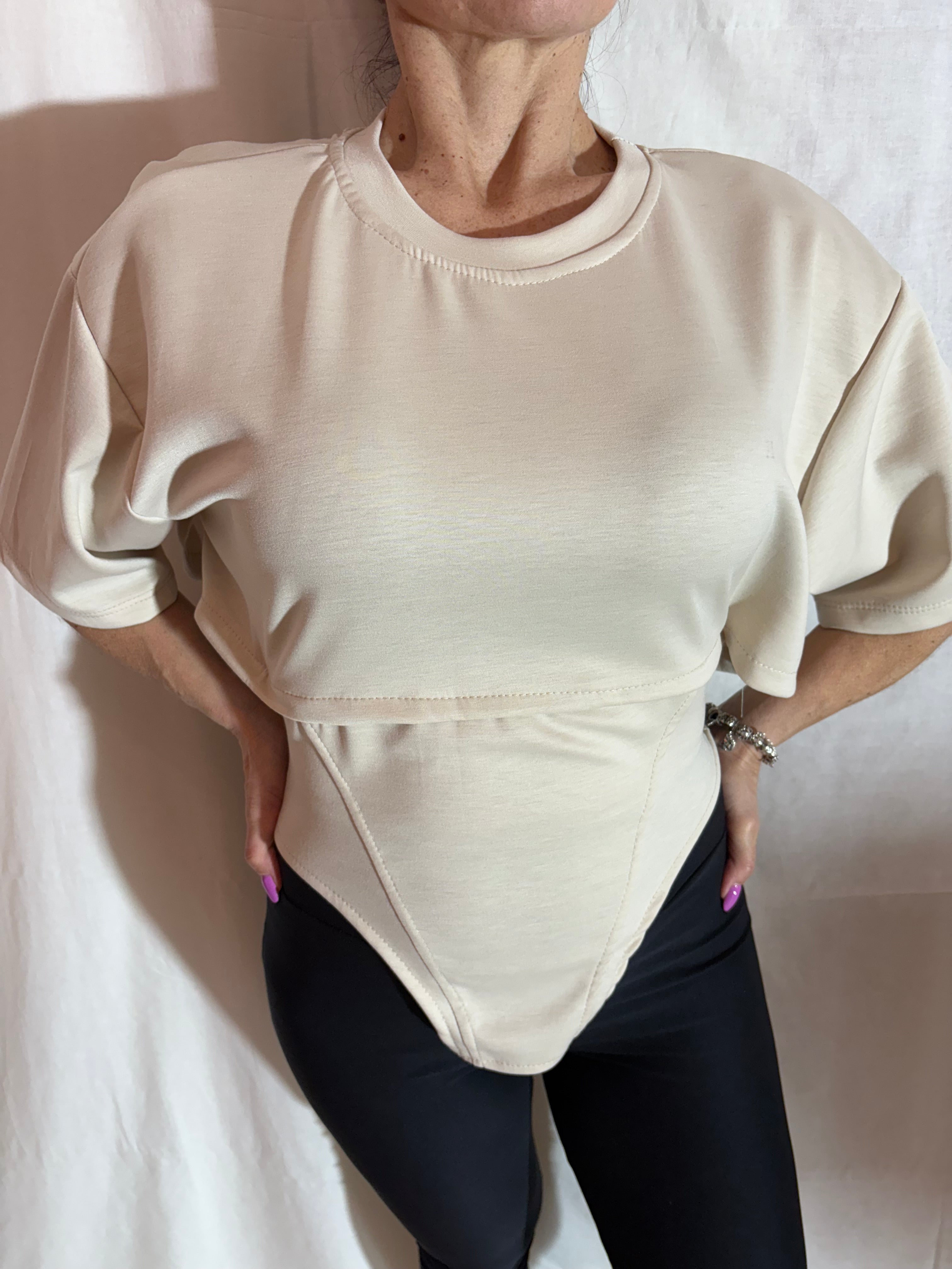 t shirt beige stringhe
