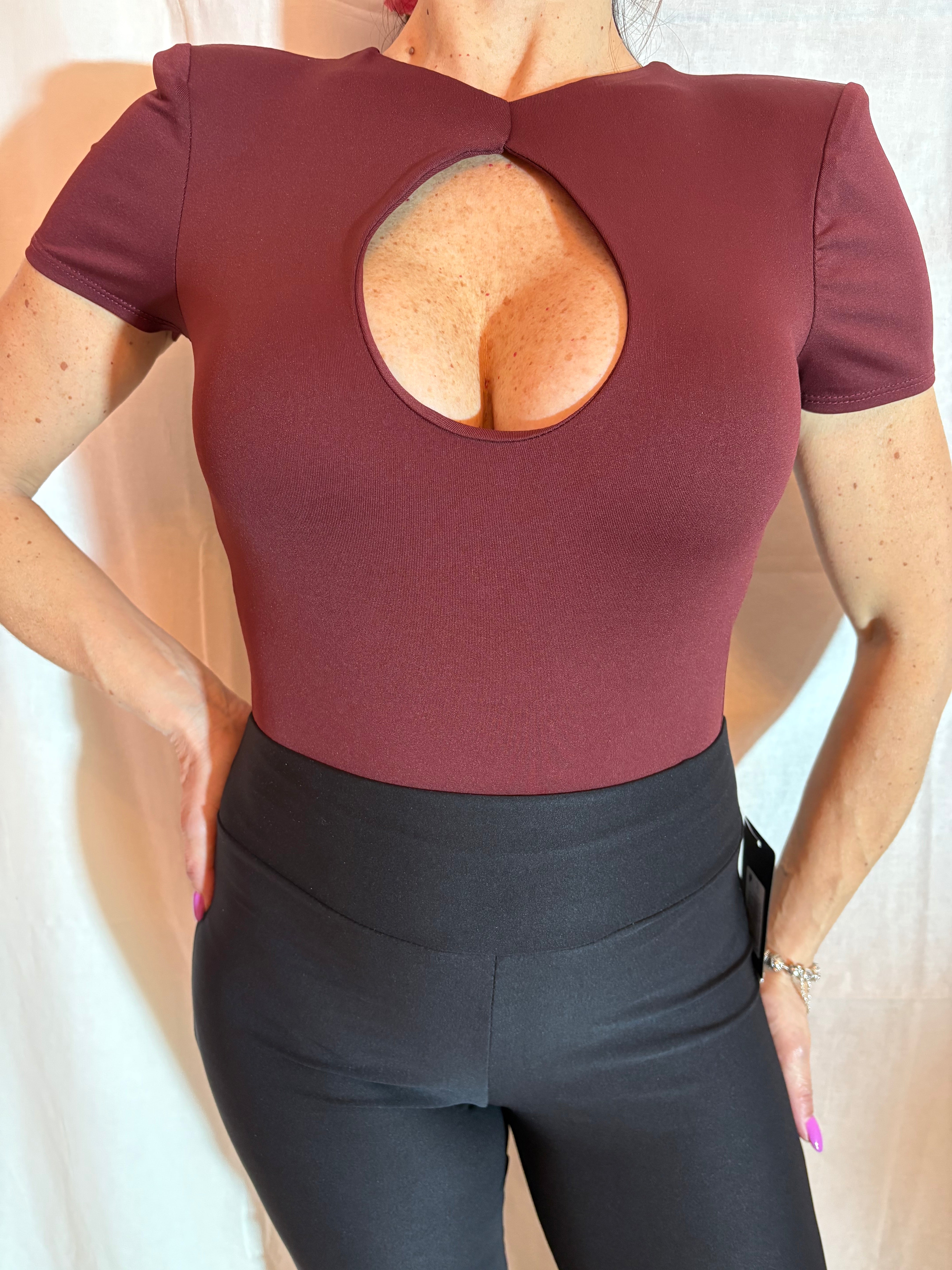 body bordeaux scollo in petto