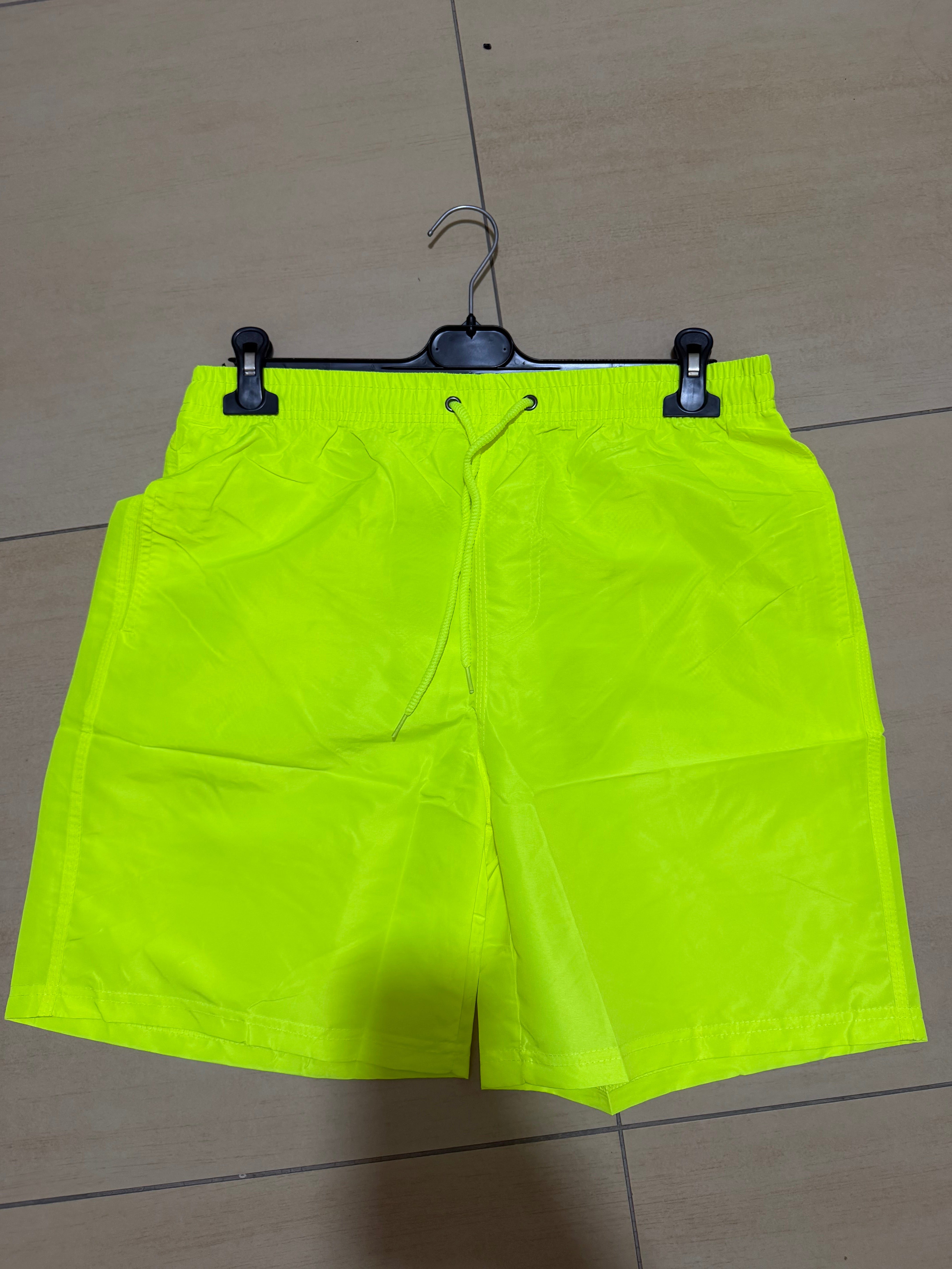 costume giallo fluo