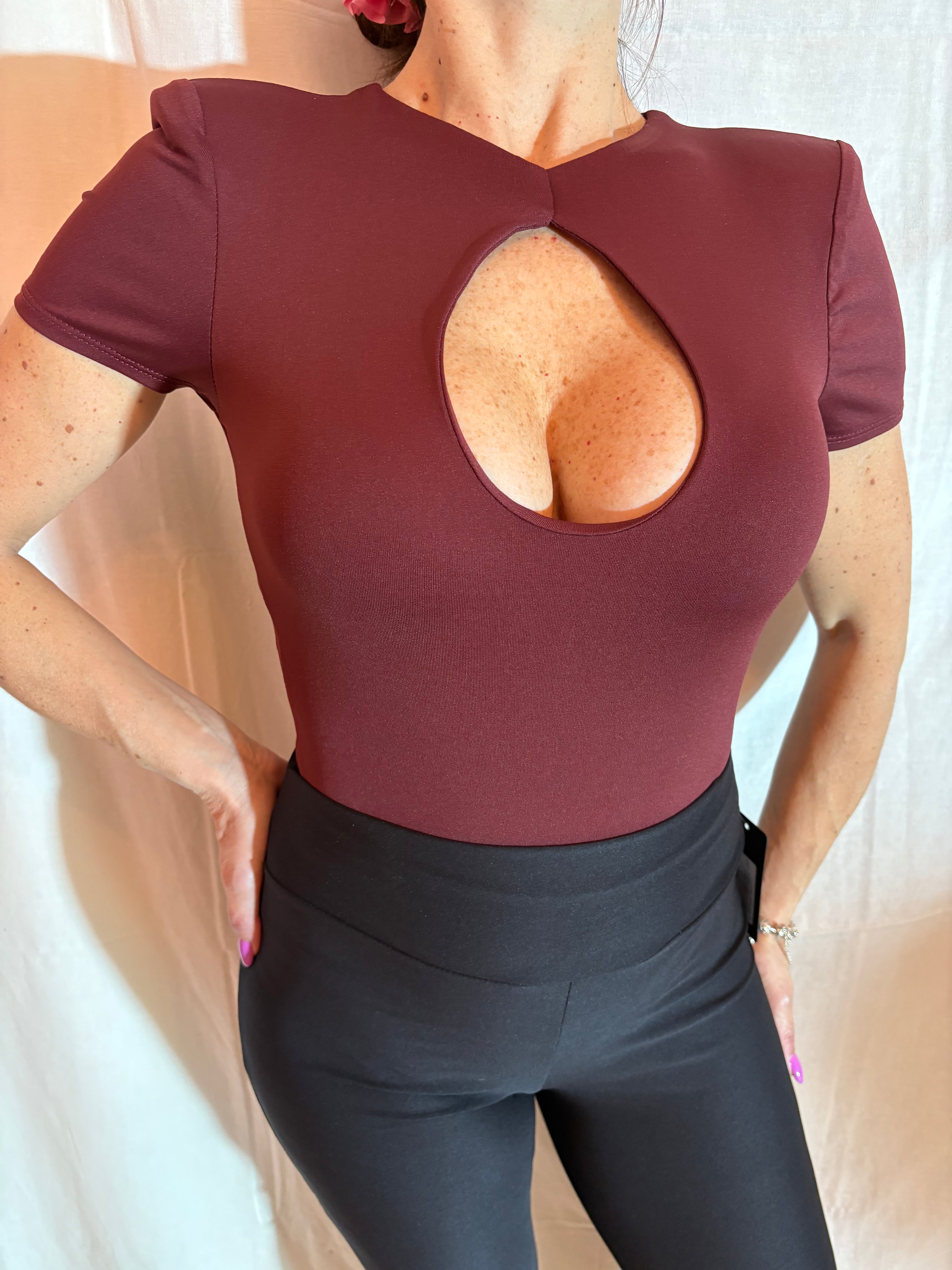 body bordeaux scollo in petto