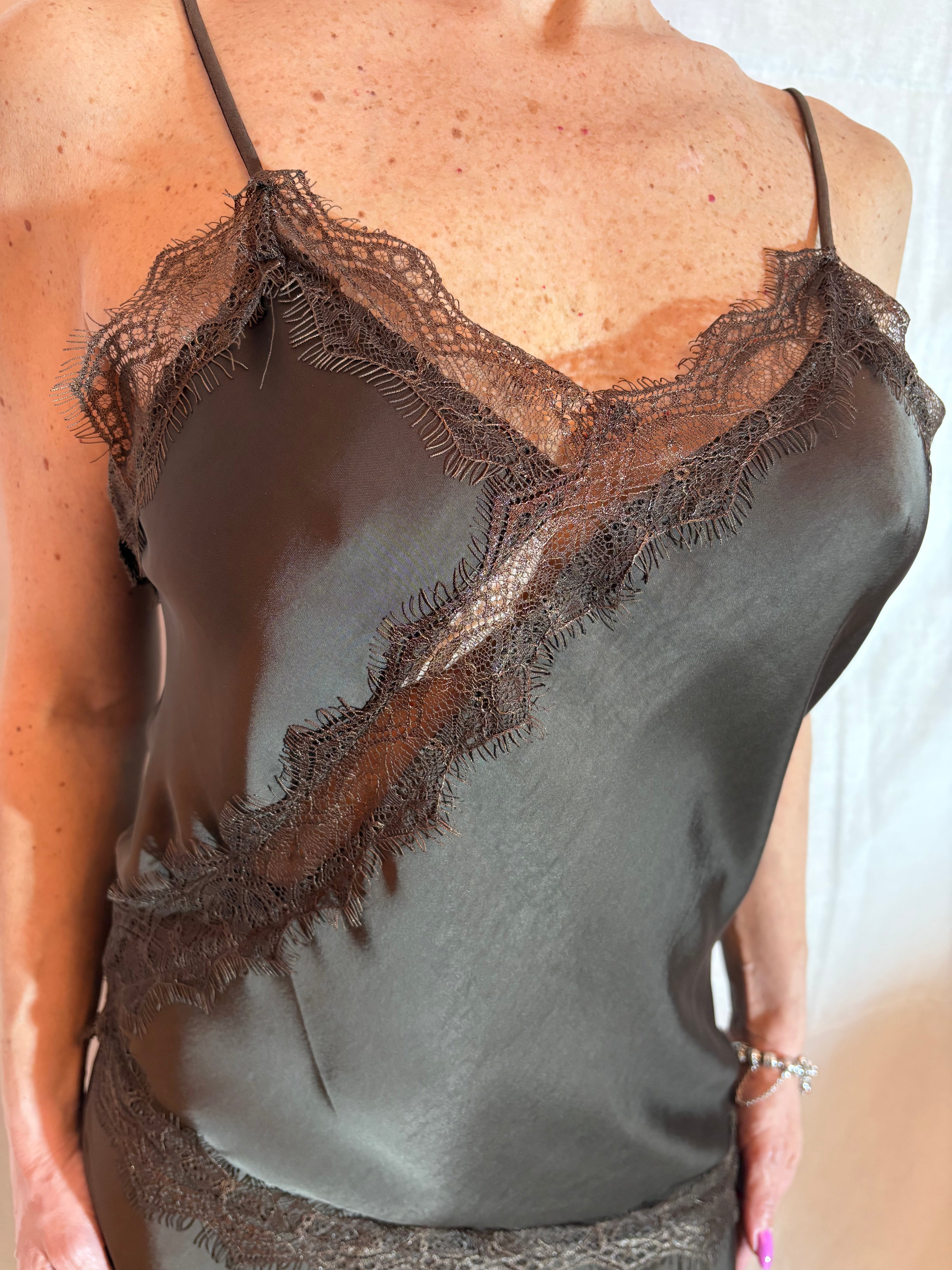 canotta in raso brown